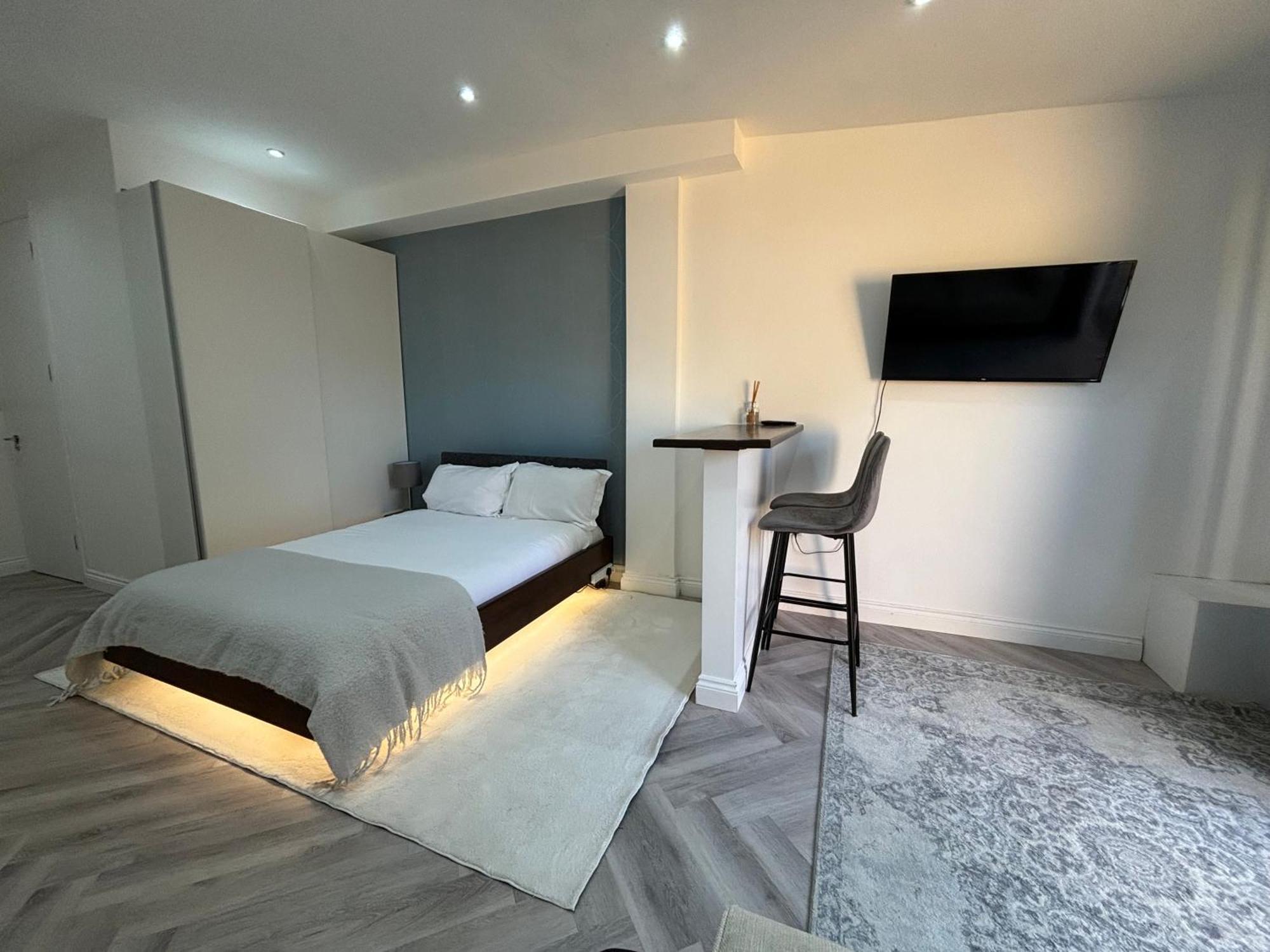 London Studios And Suites Harrow Esterno foto