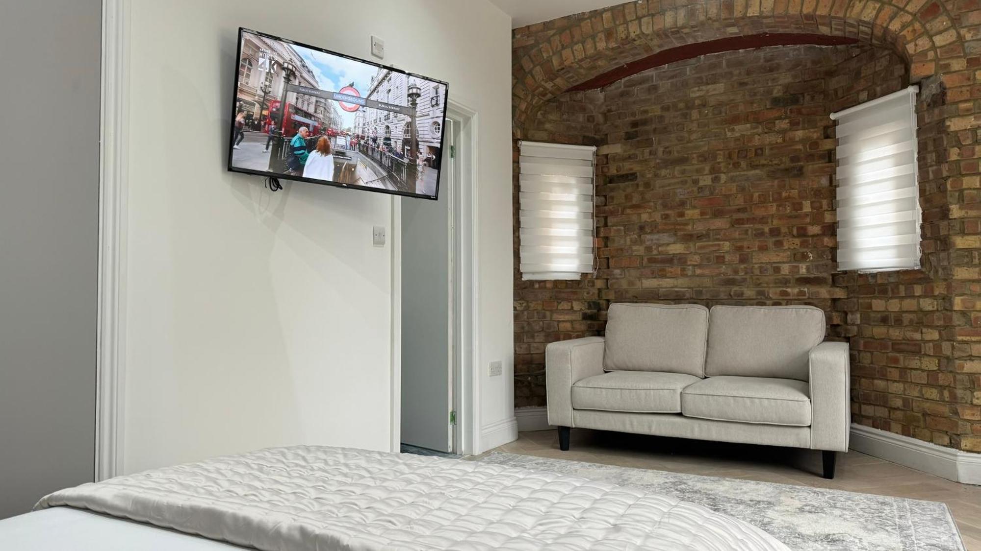 London Studios And Suites Harrow Esterno foto