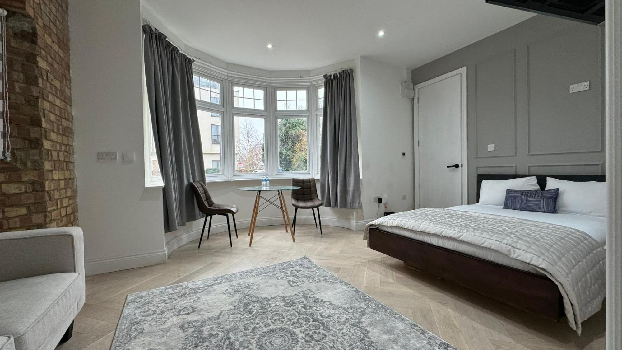 London Studios And Suites Harrow Esterno foto