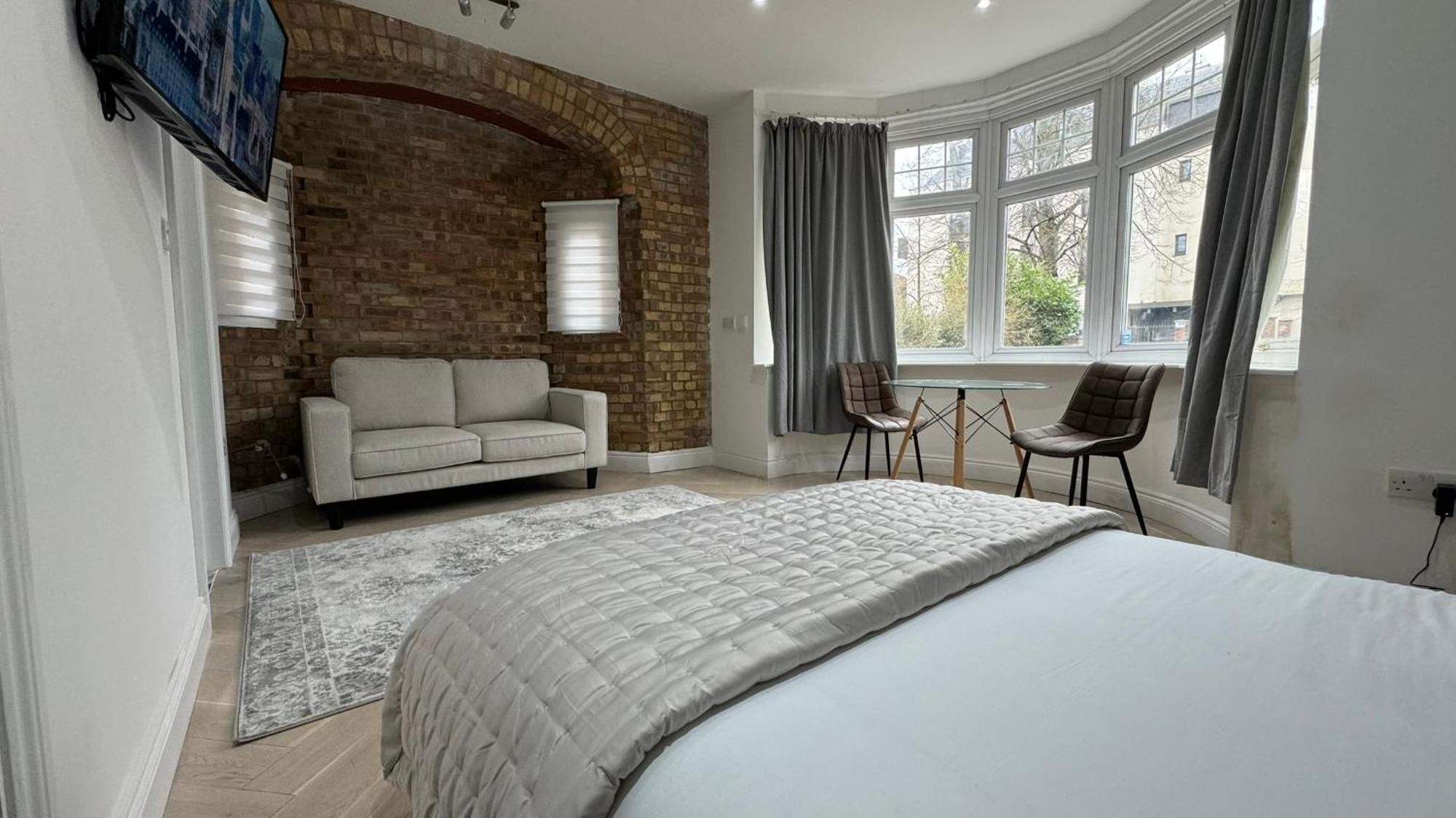 London Studios And Suites Harrow Esterno foto