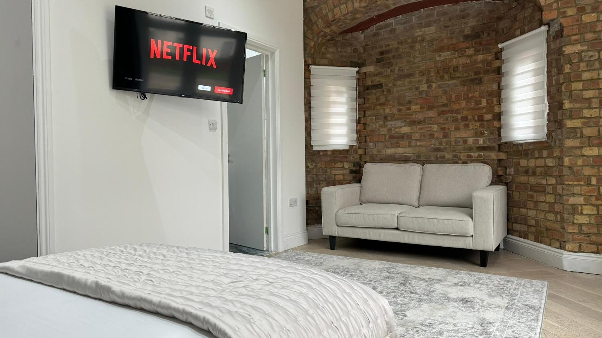 London Studios And Suites Harrow Esterno foto