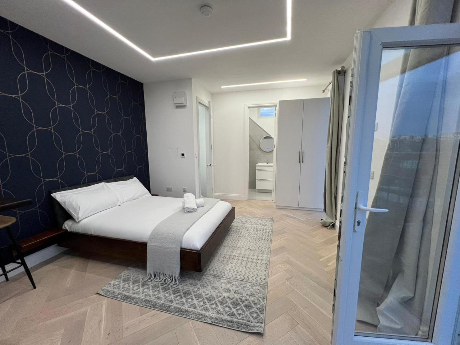London Studios And Suites Harrow Esterno foto