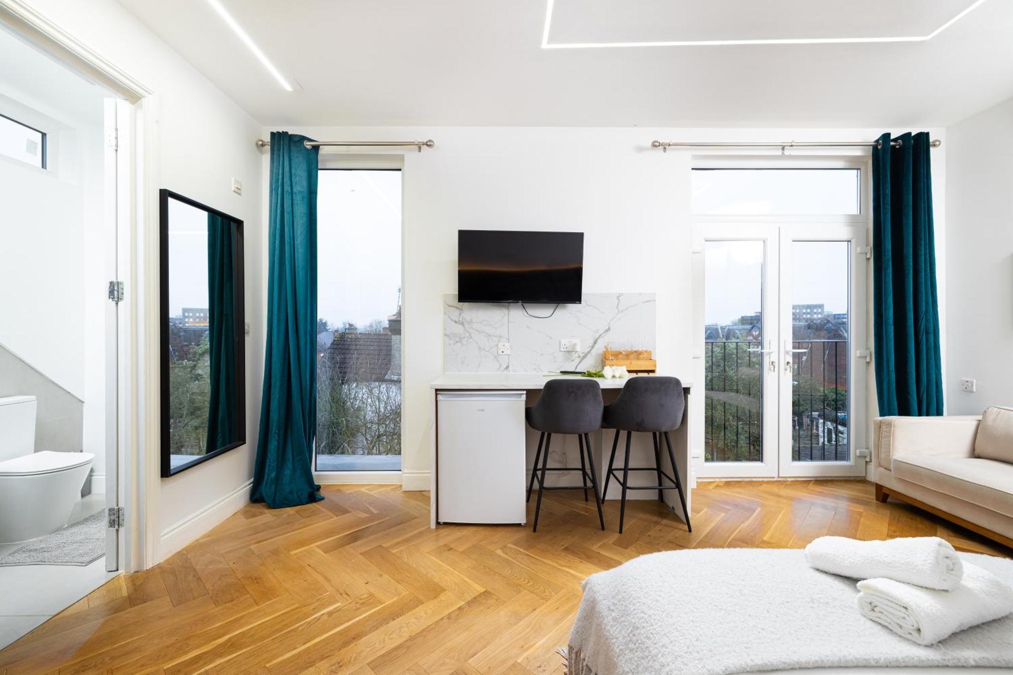 London Studios And Suites Harrow Esterno foto