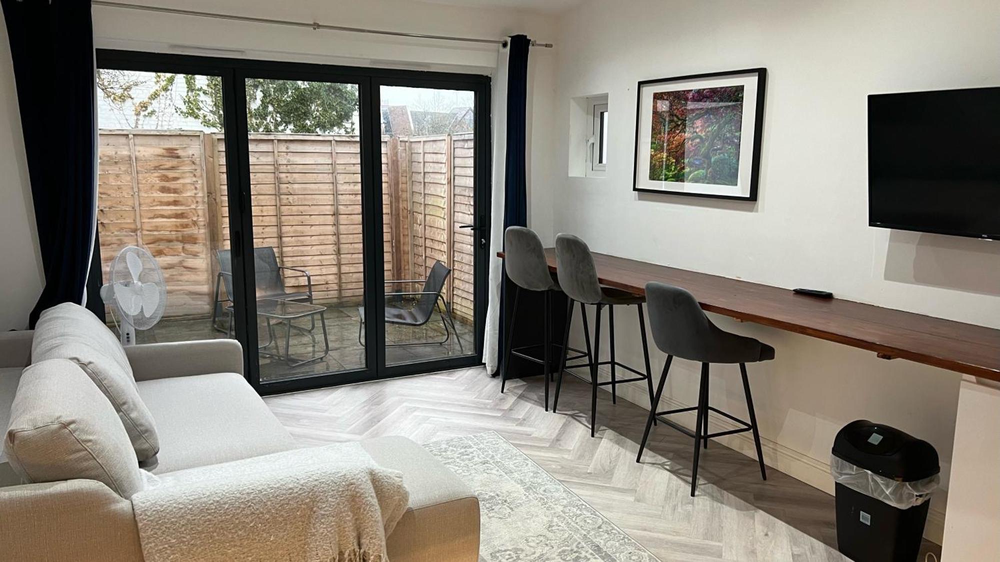 London Studios And Suites Harrow Esterno foto